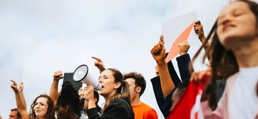 حقوق اللاجئين: البحث عن مأوى وكرامة حقوق الطفل